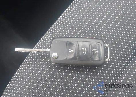 2016 Volkswagen Passat 1.8T S from USA, damaged, VIN 1VWAT7A39GC027197